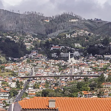 Downtown By An Island アパート