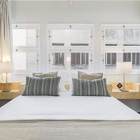 Downtown By An Island *