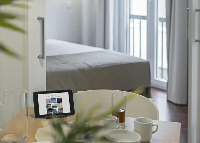 Downtown By An Island Apartment