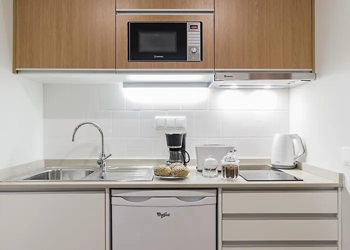 Apartment Downtown By An Island *