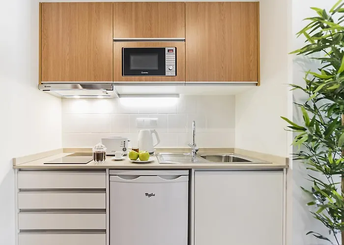 Apartment Downtown By An Island *