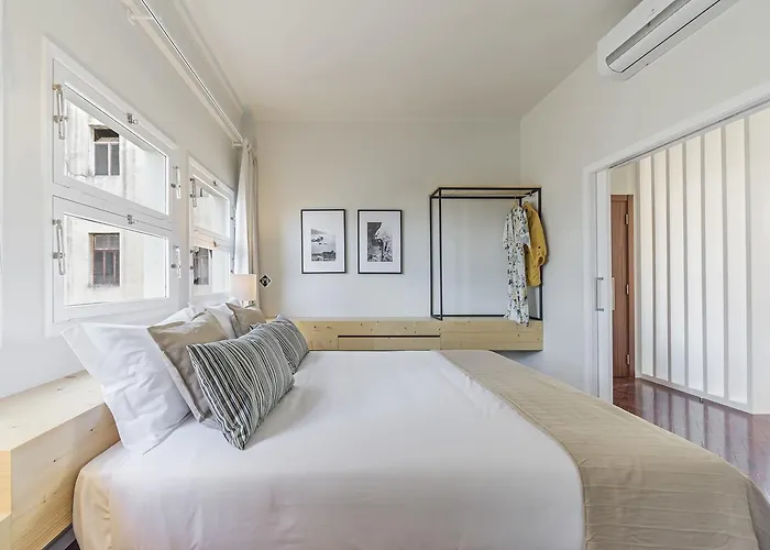 Downtown By An Island *