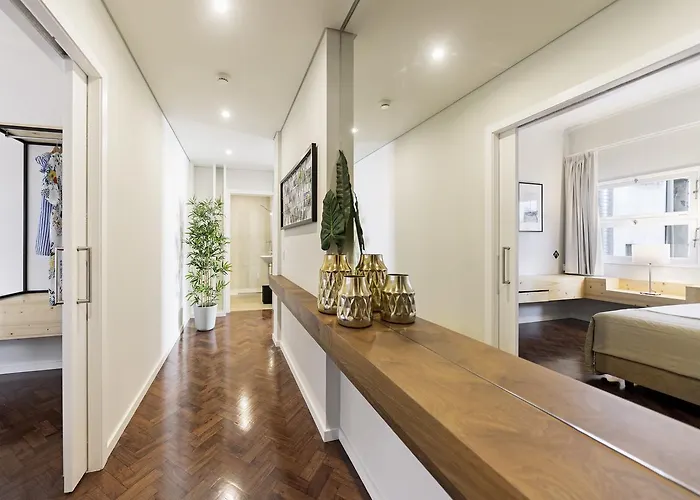 Downtown By An Island Apartment *