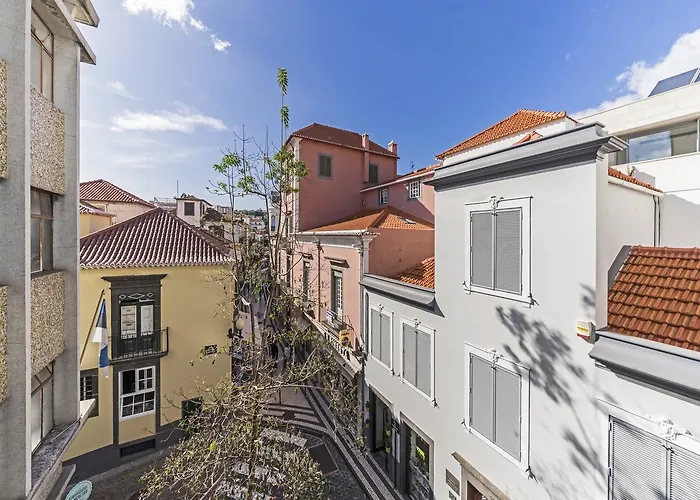 Downtown By An Island