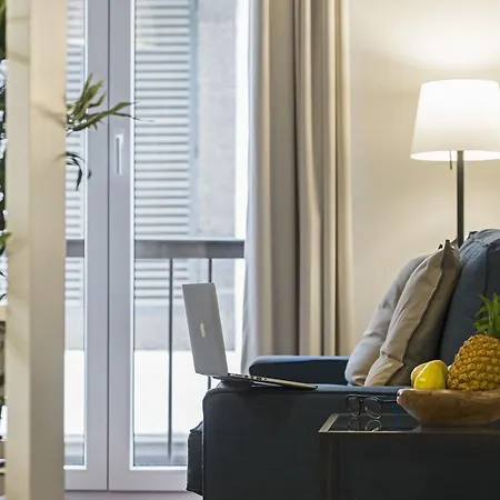 Downtown By An Island Апартаменты *