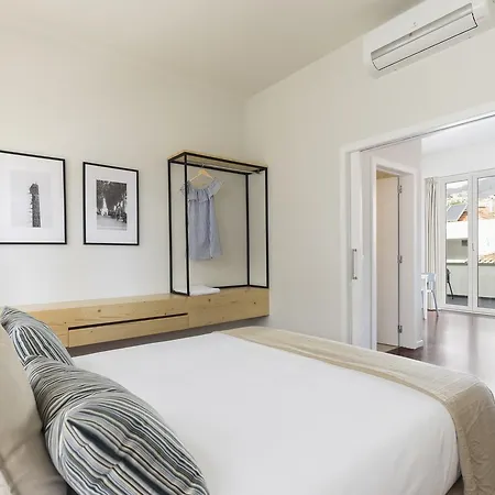 Downtown By An Island Фуншал